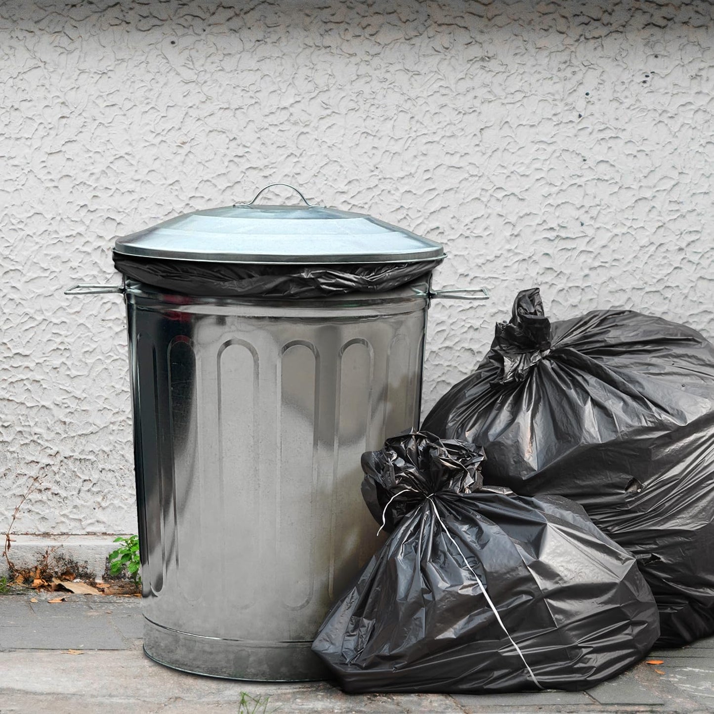 Plexon Round Trash Can 13 Gallon, Vintage Metal Outdoor Trash Can with Lid, Retro Farmhouse Garbage Container, Old School Modern Ash Bucket, Galvanized Steel 3 Pack